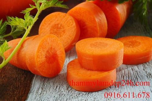Cà rốt là một loại thực phẩm có chứa khá nhiều vitamin, đặc biệt là vitamin A