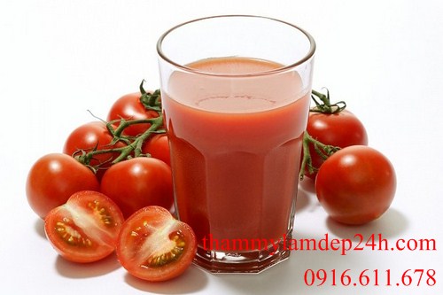 Cà chua bên trong thành phần của nó có chứa chất chống oxy hóa, giúp trẻ hóa làn da