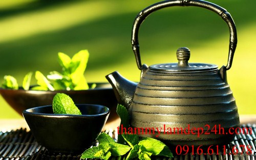 Sử dụng 4 tách trà mỗi ngày sẽ cung cấp một lượng polyphenol dồi dào cho cơ thể