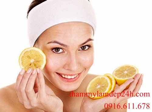 Các thành phần vitamin C có trong cam kích thích collagen sản sinh ra, bảo vệ da tránh khỏi những tia UBV