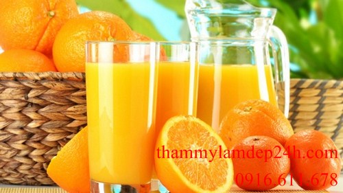 Đầu tiên bạn hãy bổ sung cho mình một cốc nước cam vào mỗi buổi sáng